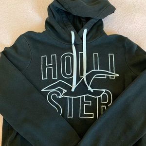 cropped black hoodie